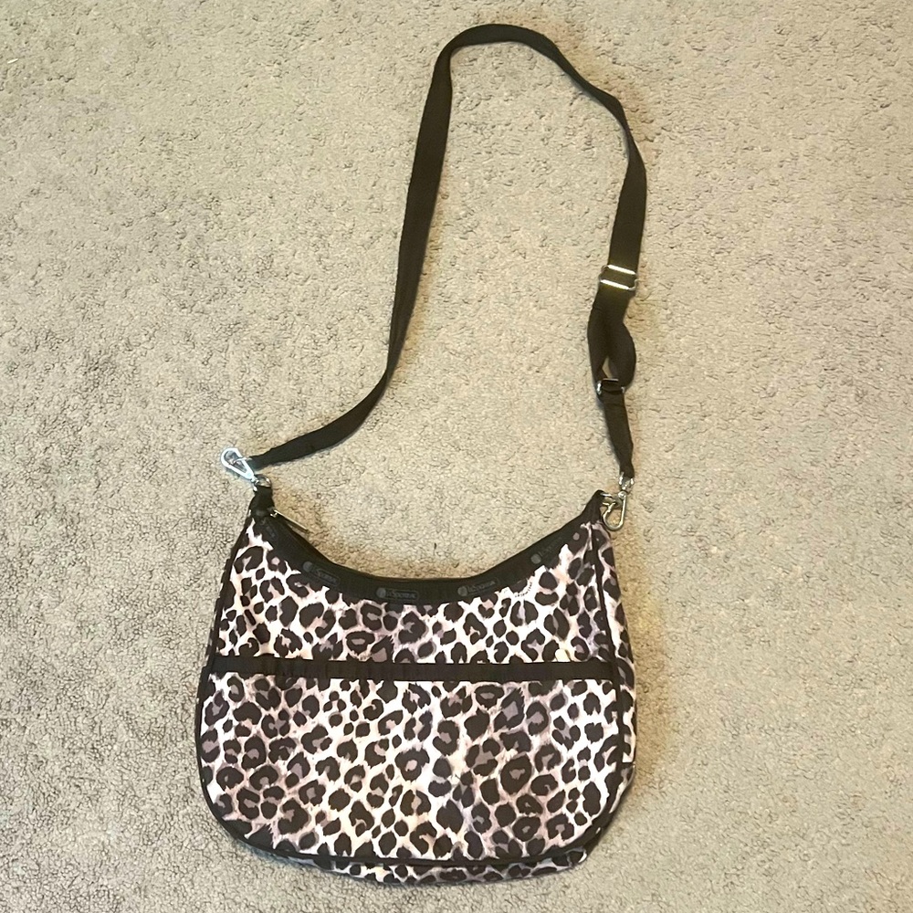North/South Convertible Hobo LeSportSac snow leopard print EUC